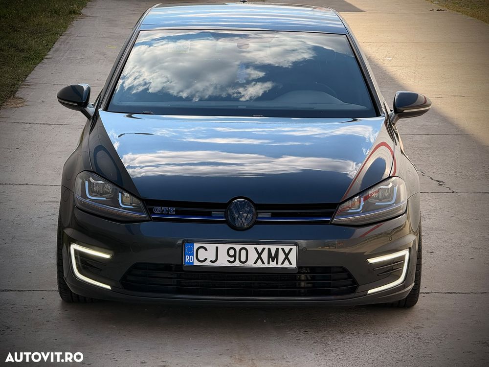 Volkswagen Golf - 2