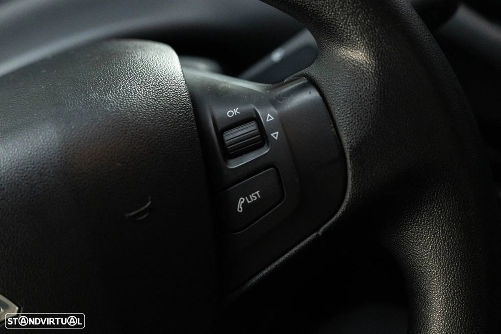 Peugeot 208 1.6 BlueHDi Style - 23