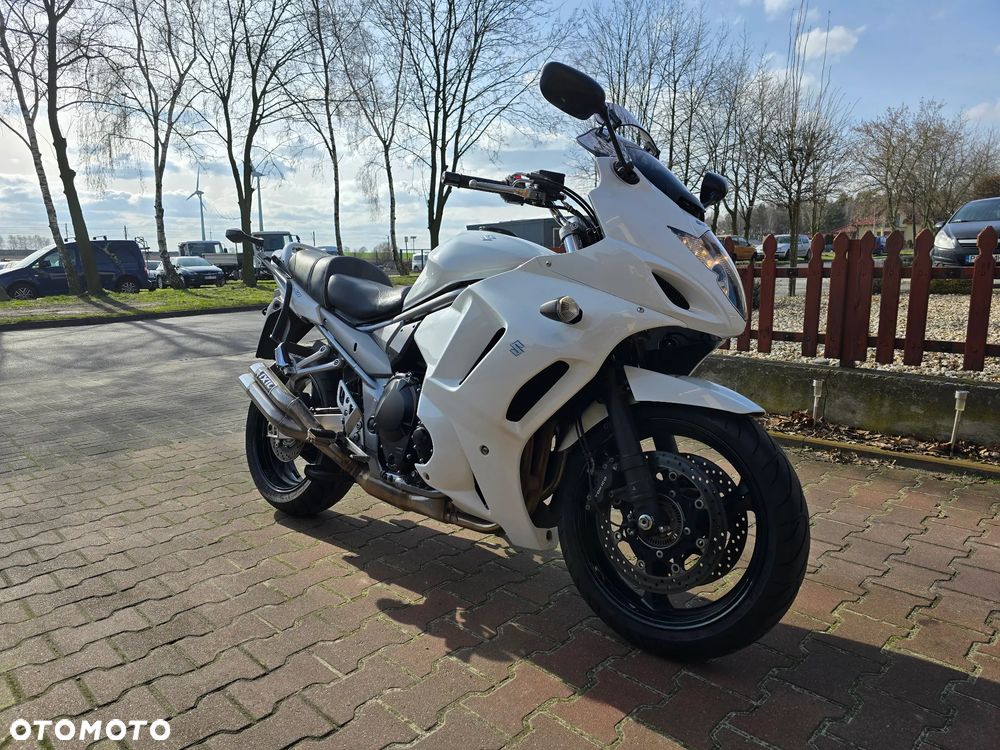 Suzuki GSX - 2
