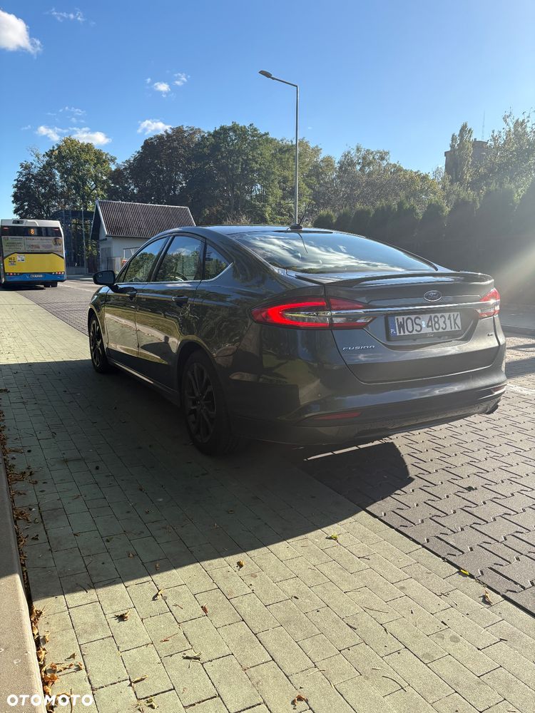 Ford Fusion - 4