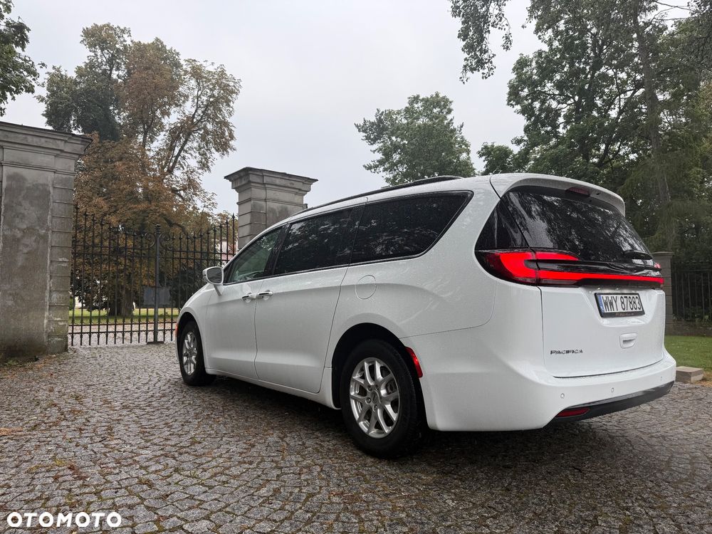 Chrysler Pacifica - 31