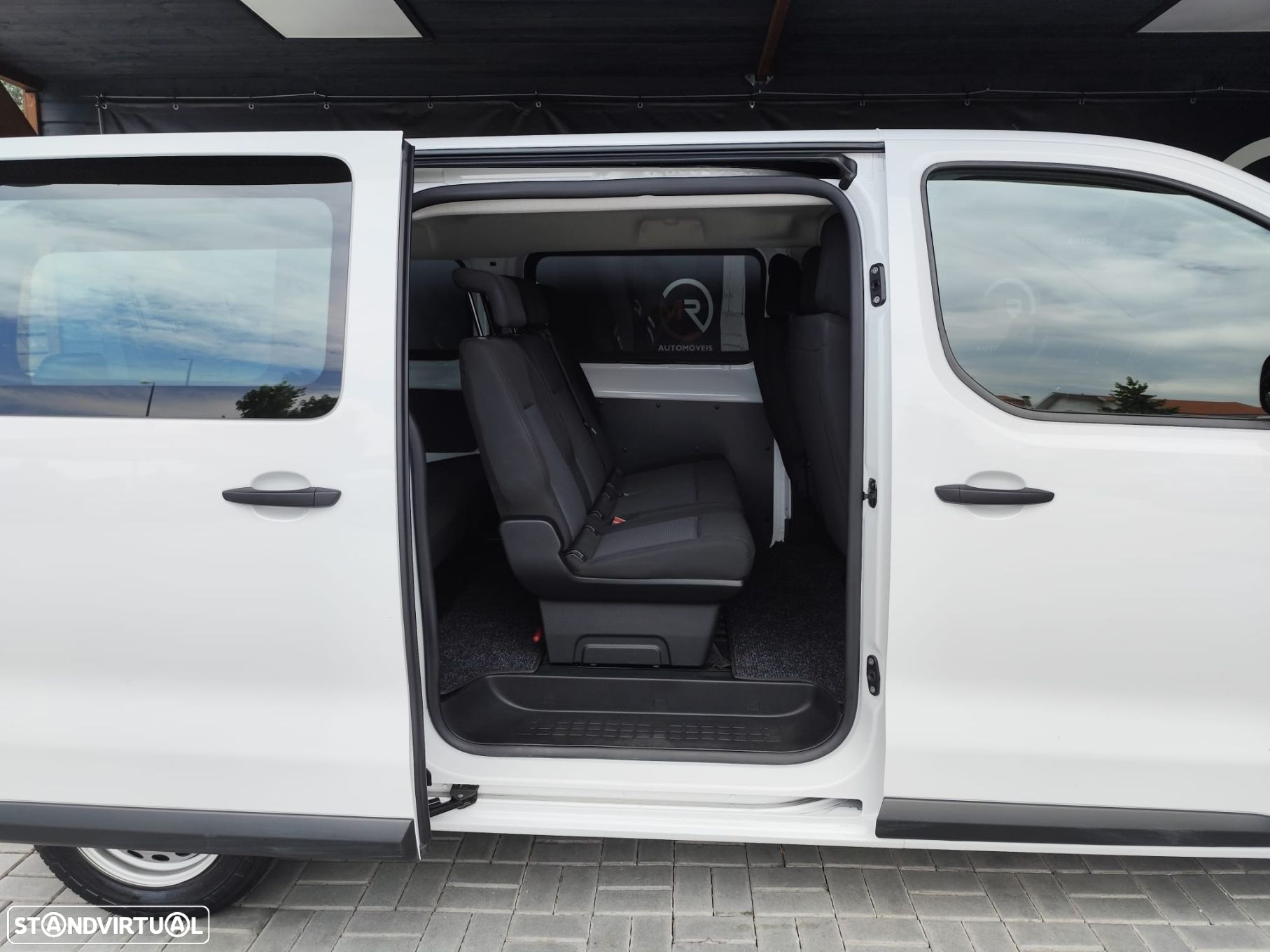 Peugeot e-Expert 50 kWh Standard - 29