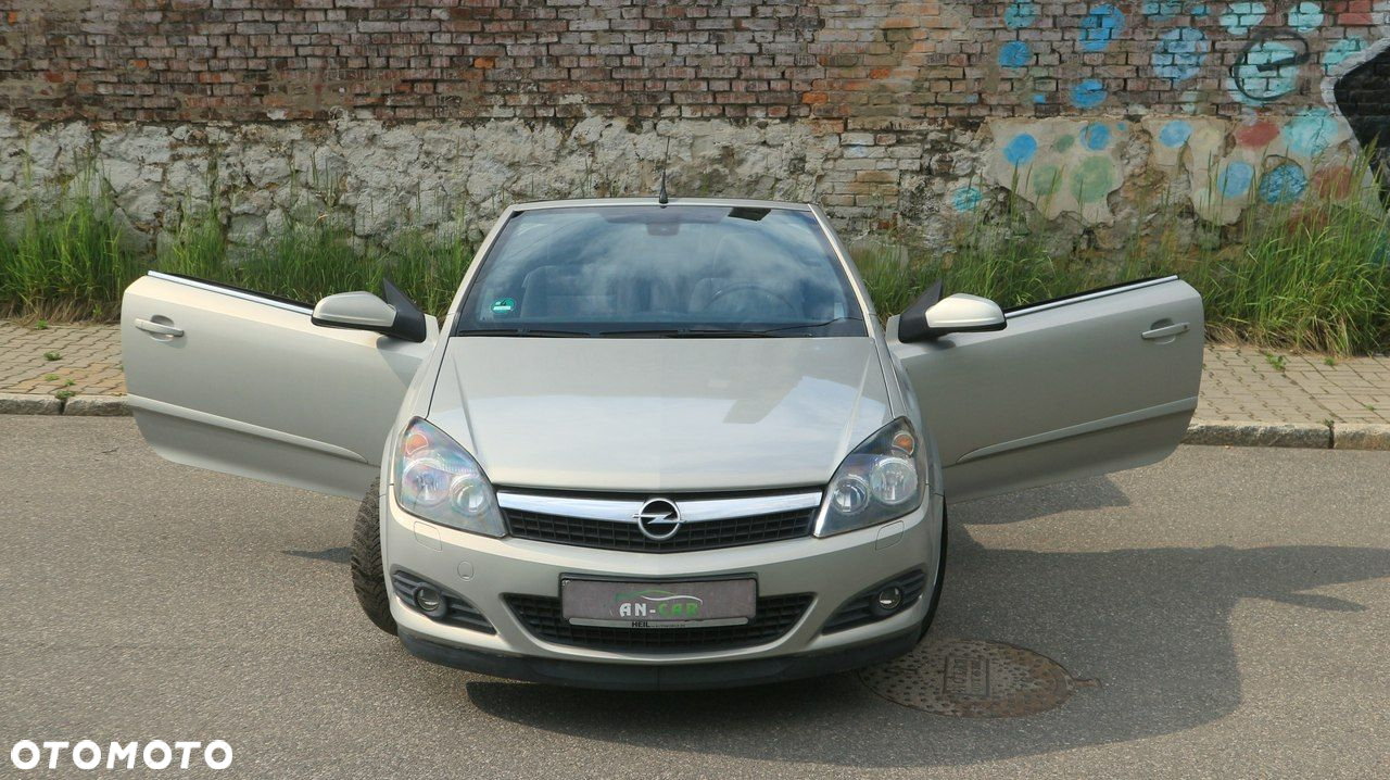 Opel Astra GTC 1.6 Edition - 12