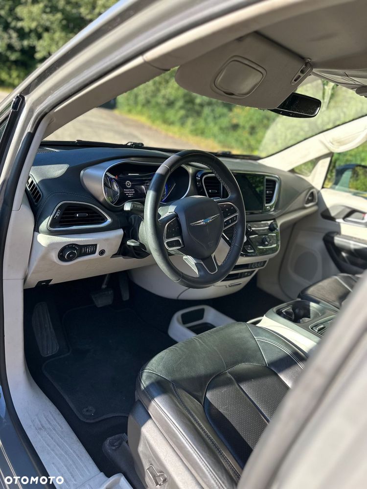 Chrysler Pacifica - 14