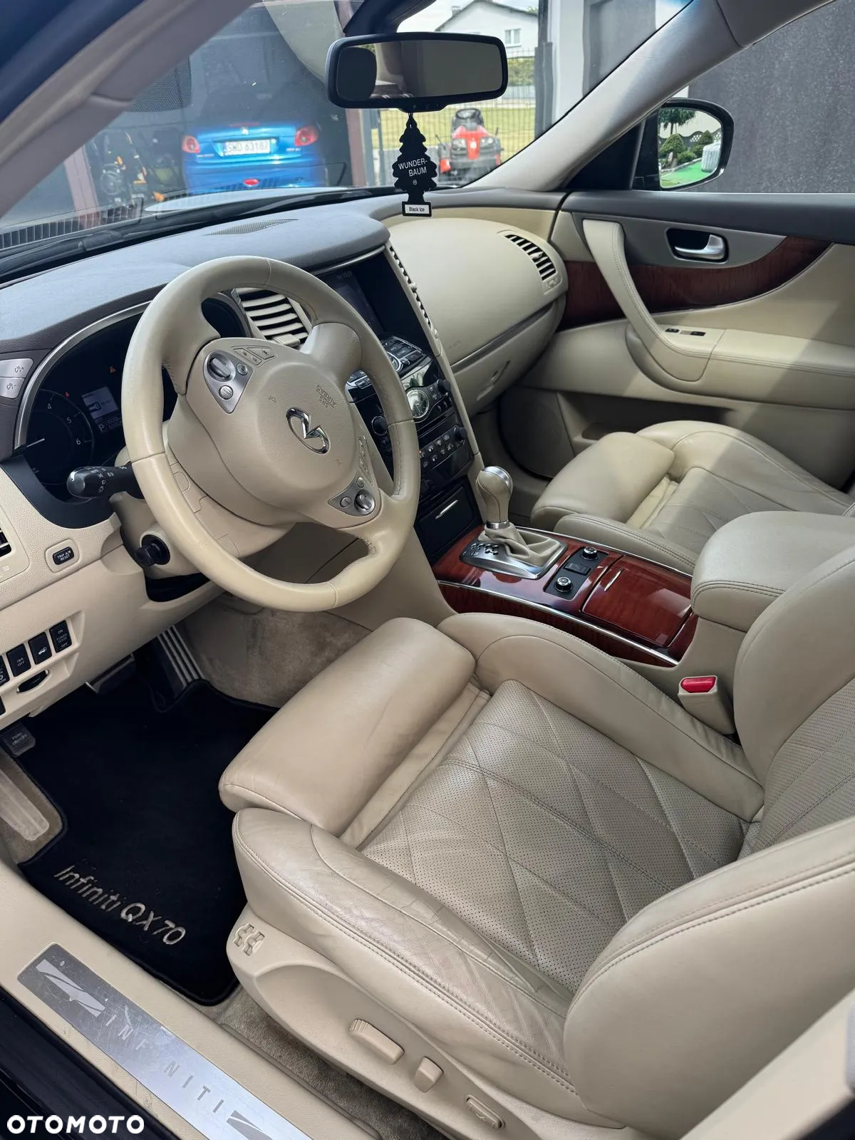 Infiniti QX70 3.0d S Premium - 8