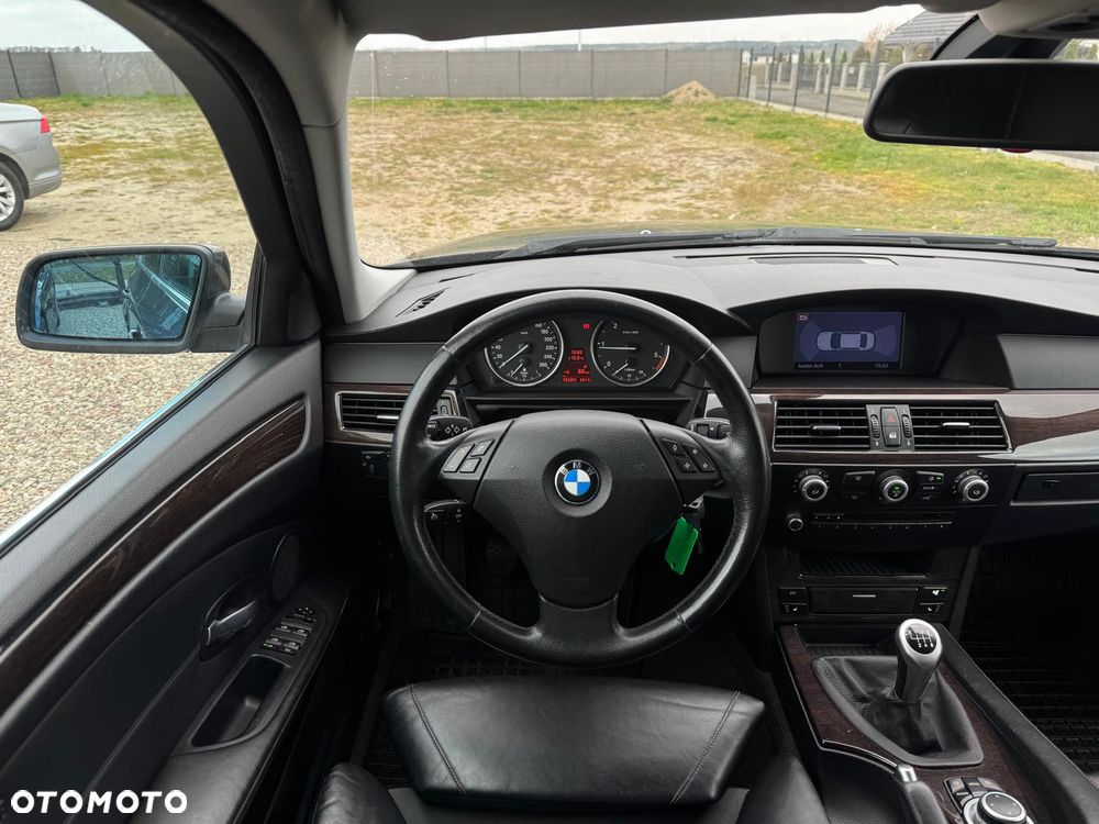 BMW Seria 5 520d Edition Exclusive - 7