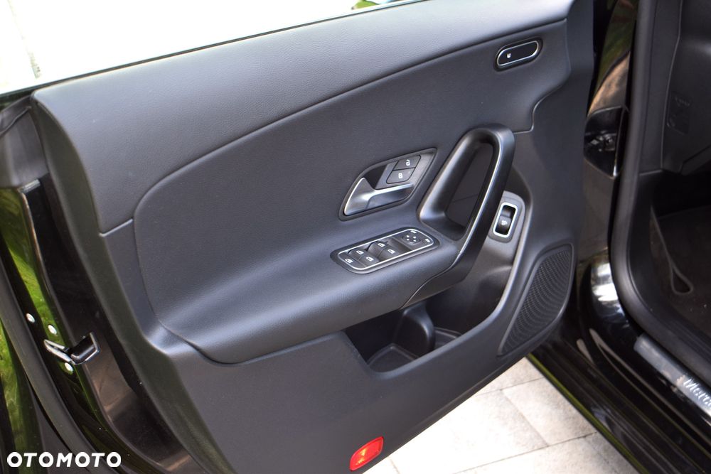 Mercedes-Benz CLA 200 mHEV AMG Line 7G-DCT - 14
