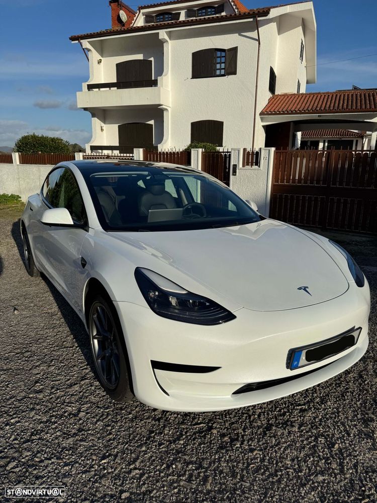 Tesla Model 3 - 4