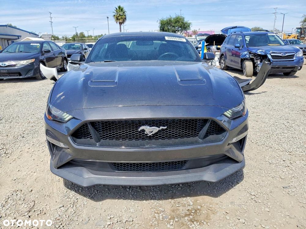 Ford Mustang 5.0 V8 GT - 2