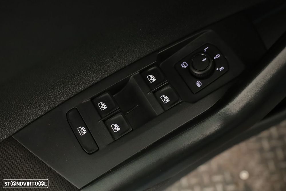 VW Taigo 1.0 TSI Urban DSG - 19