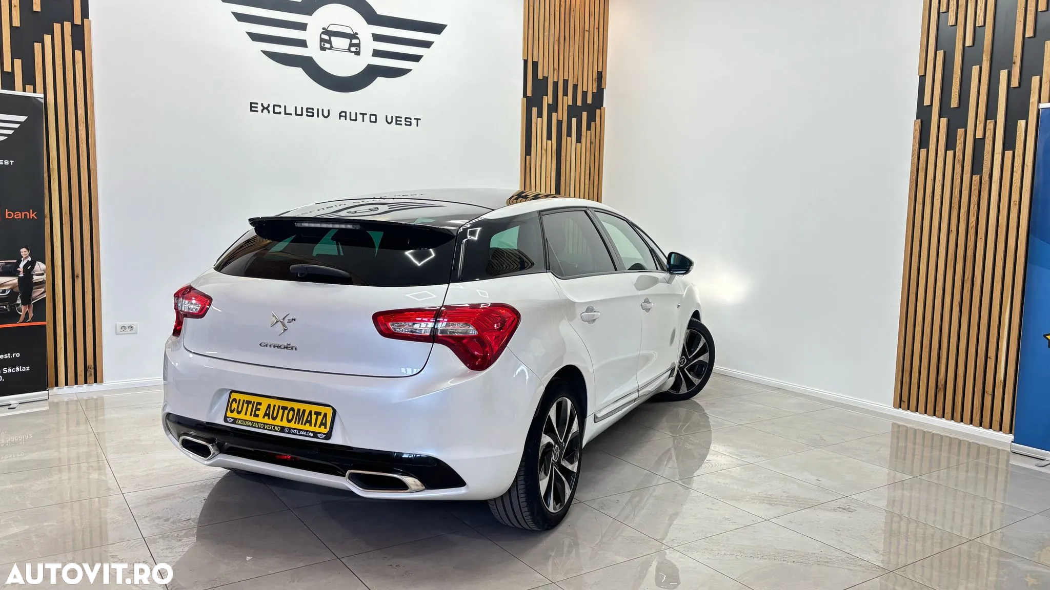 Citroën DS5 HDi 165 Aut. SportChic - 4