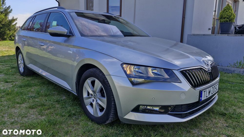 Skoda Superb 1.6 TDI DSG Ambition - 9