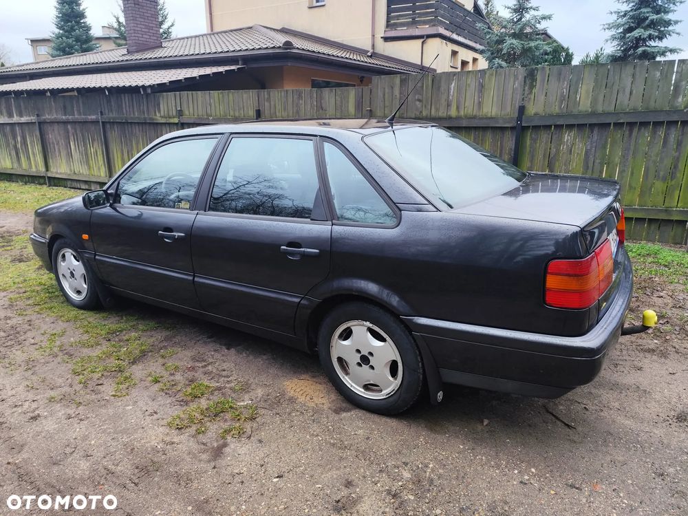 Volkswagen Passat 1.9 TD CL - 1