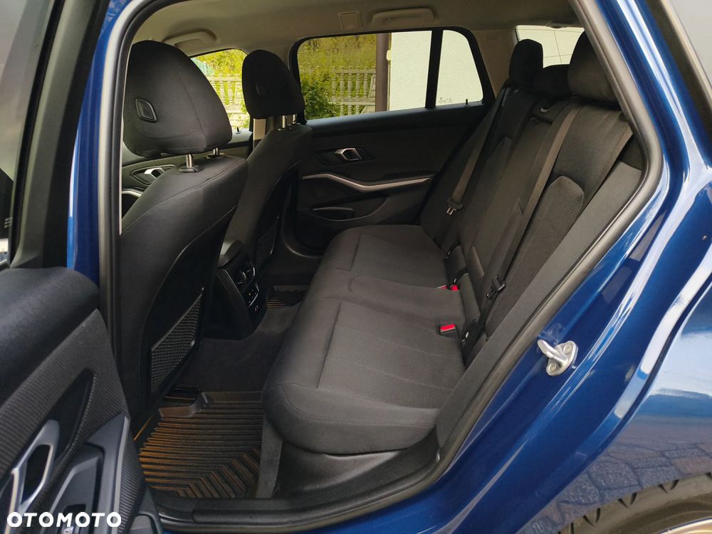 BMW Seria 3 - 36