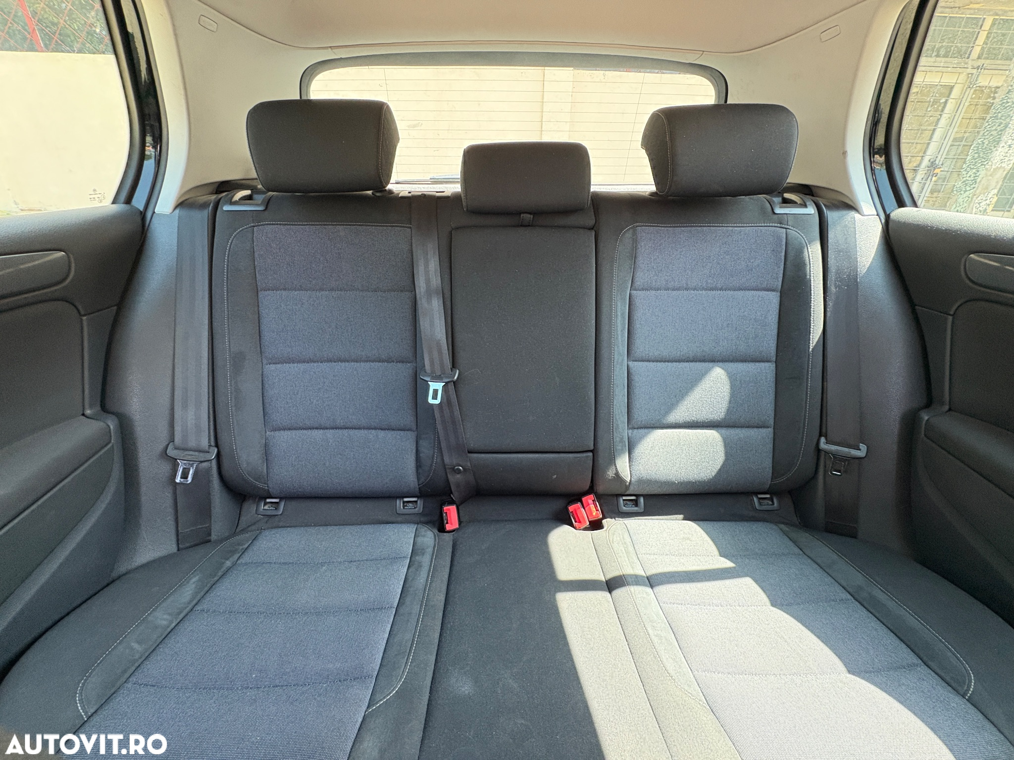 Volkswagen Golf 1.6 TDI DPF Highline - 7