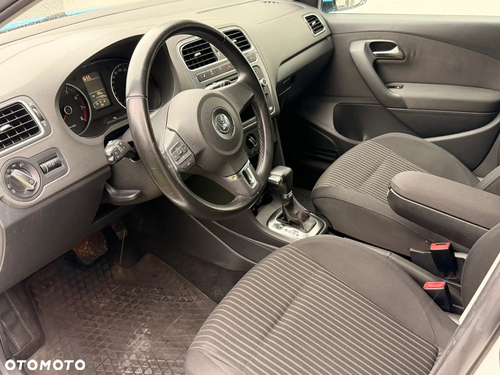 Volkswagen Polo 1.4 16V Highline DSG - 8