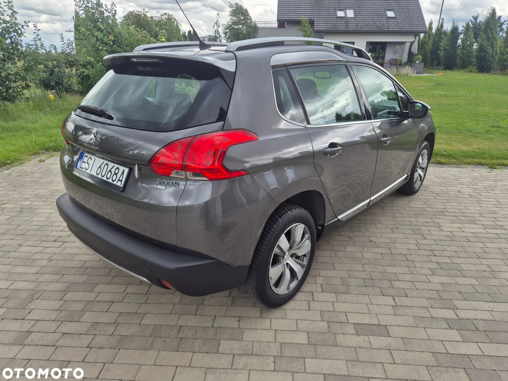 Peugeot 2008 1.2 Pure Tech Allure S&S - 6