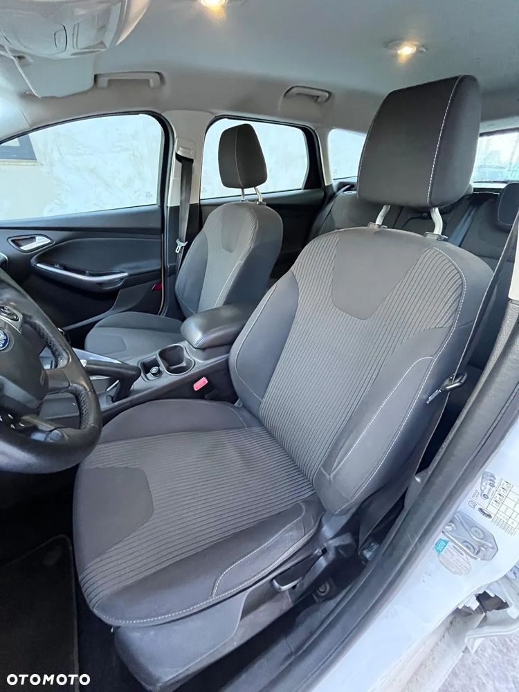 Ford Focus 1.6 TDCi DPF Start-Stopp-System SYNC Edition - 6