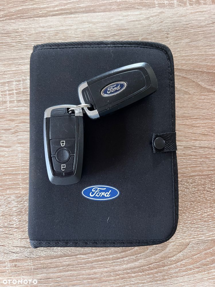 Ford Connect Sport - 33