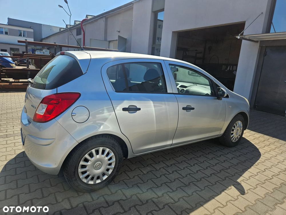 Opel Corsa - 4