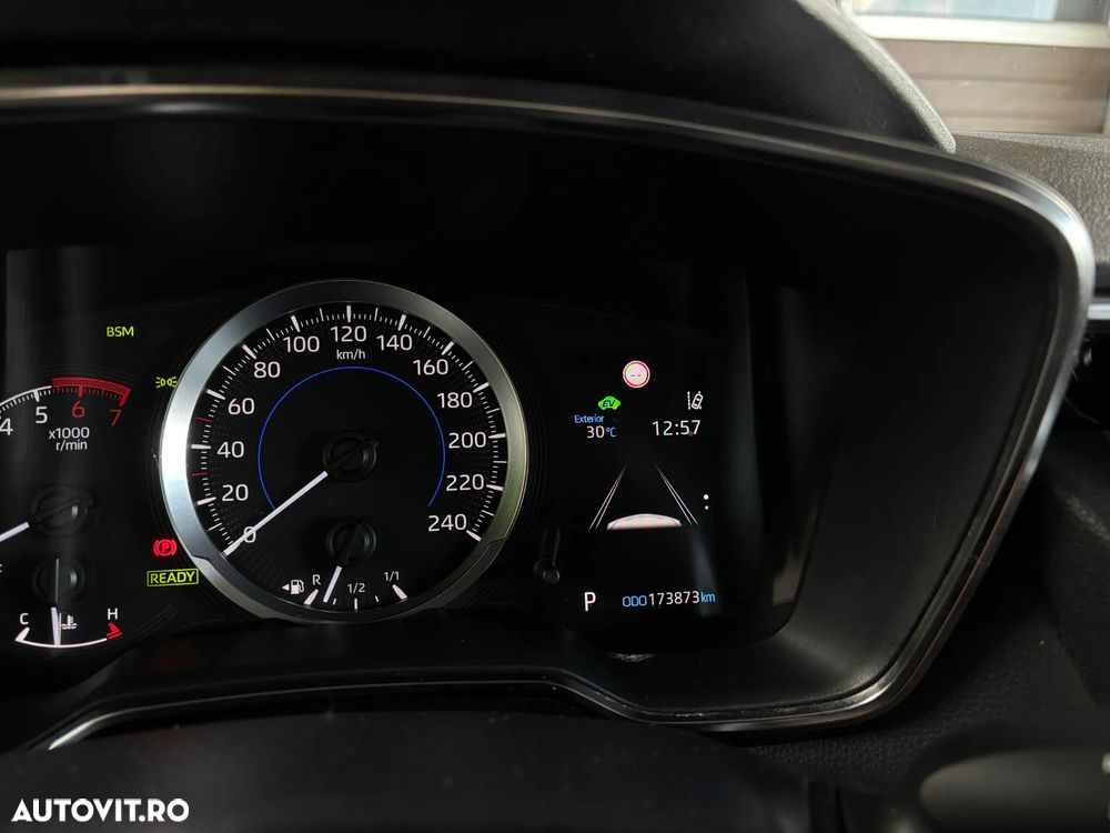 Toyota Corolla 1.8 HSD Business - 20