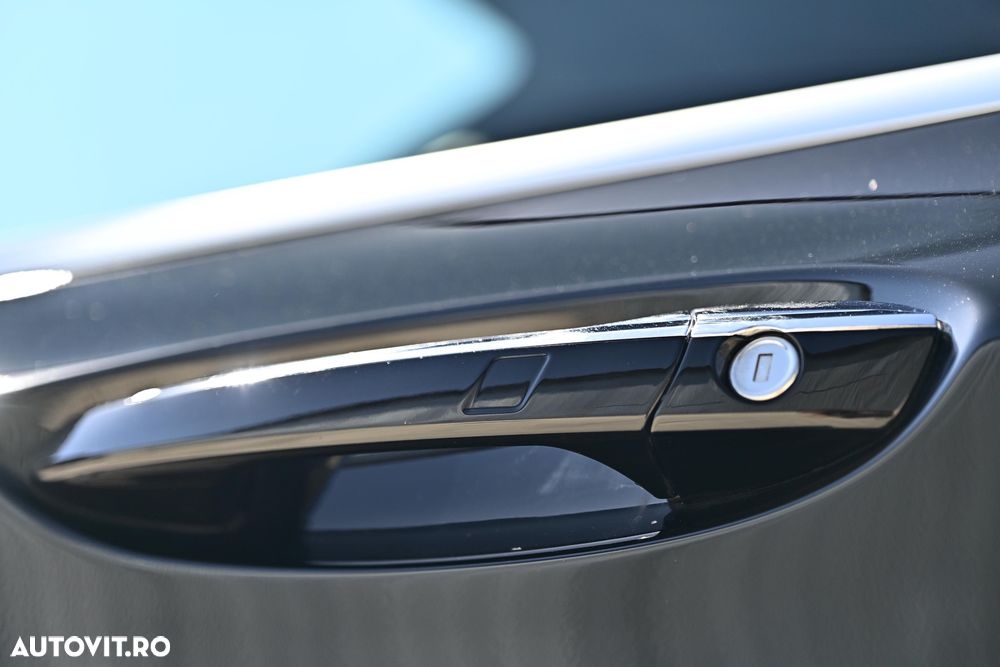 Infiniti Q30 2.2d DCT AWD City Black Edition - 11