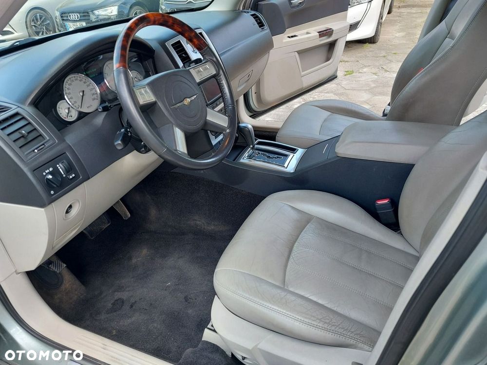 Chrysler 300C - 11