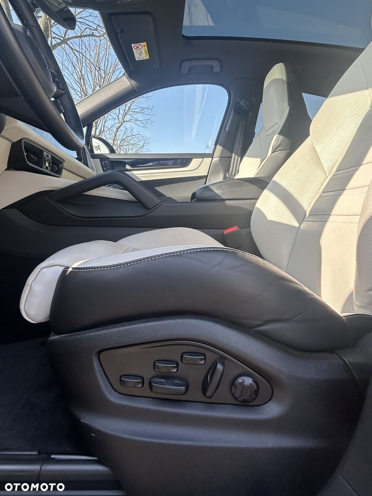 Porsche Cayenne - 16
