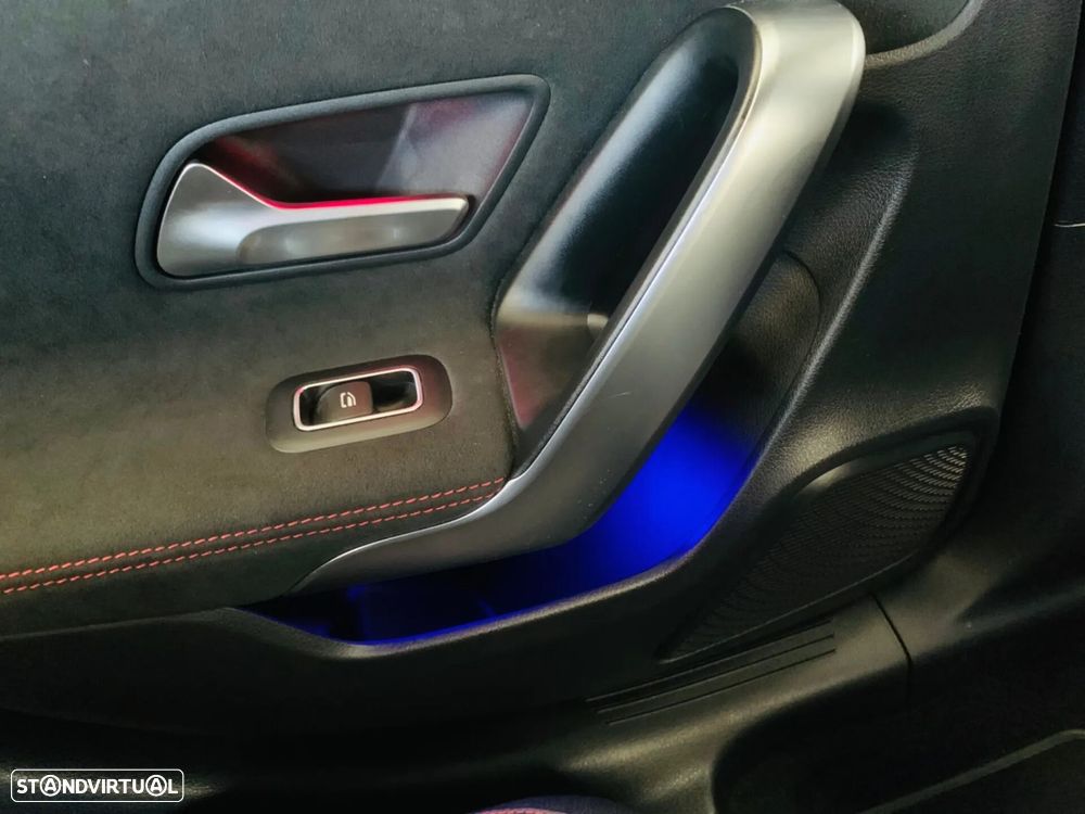 Mercedes-Benz A 180 Limousine d AMG Line - 37