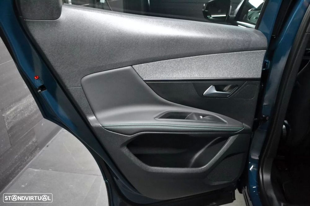 Peugeot 3008 1.5 BlueHDi Allure Pack EAT8 - 37