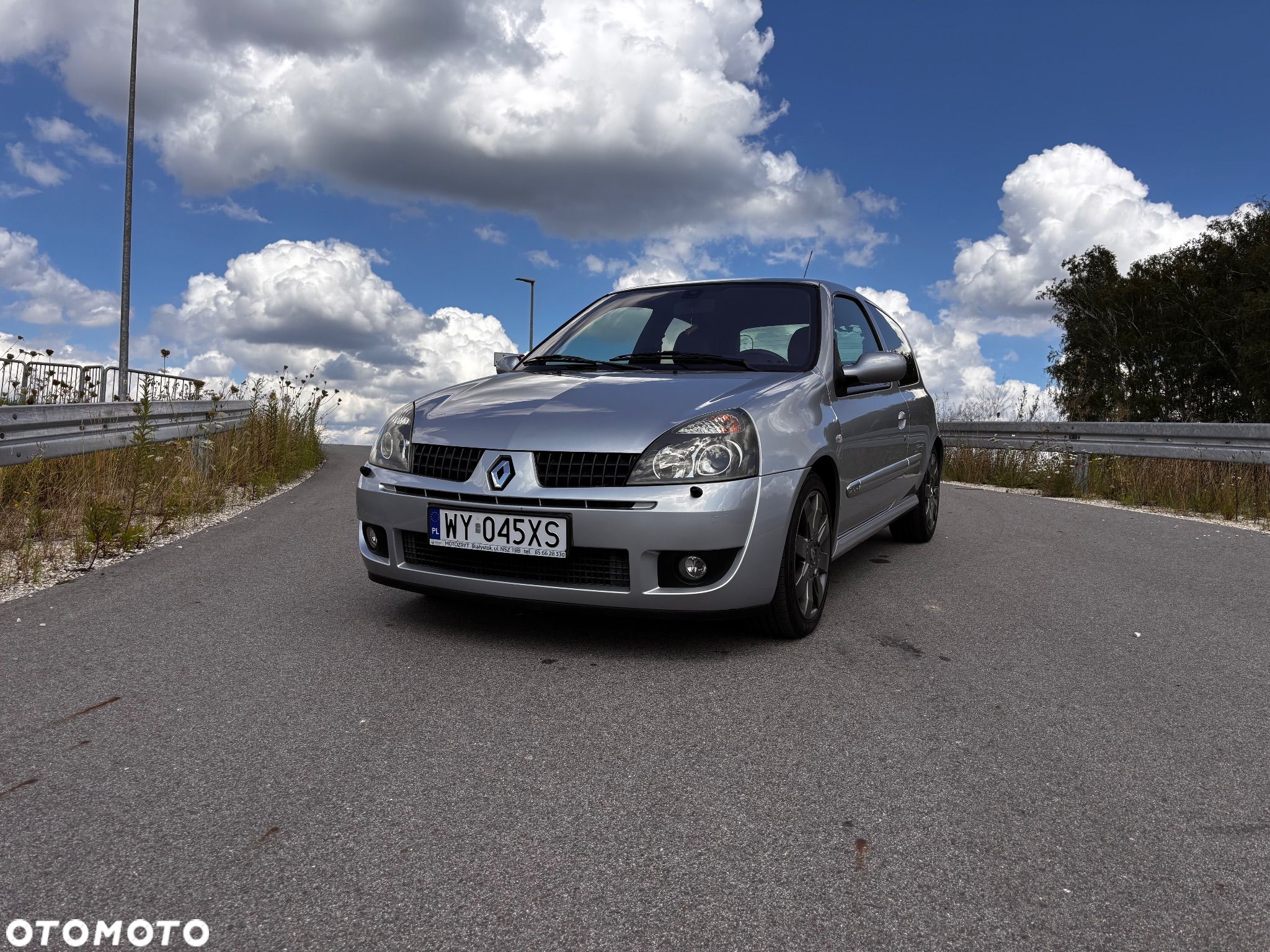 Renault Clio 2.0 16V Sport - 1