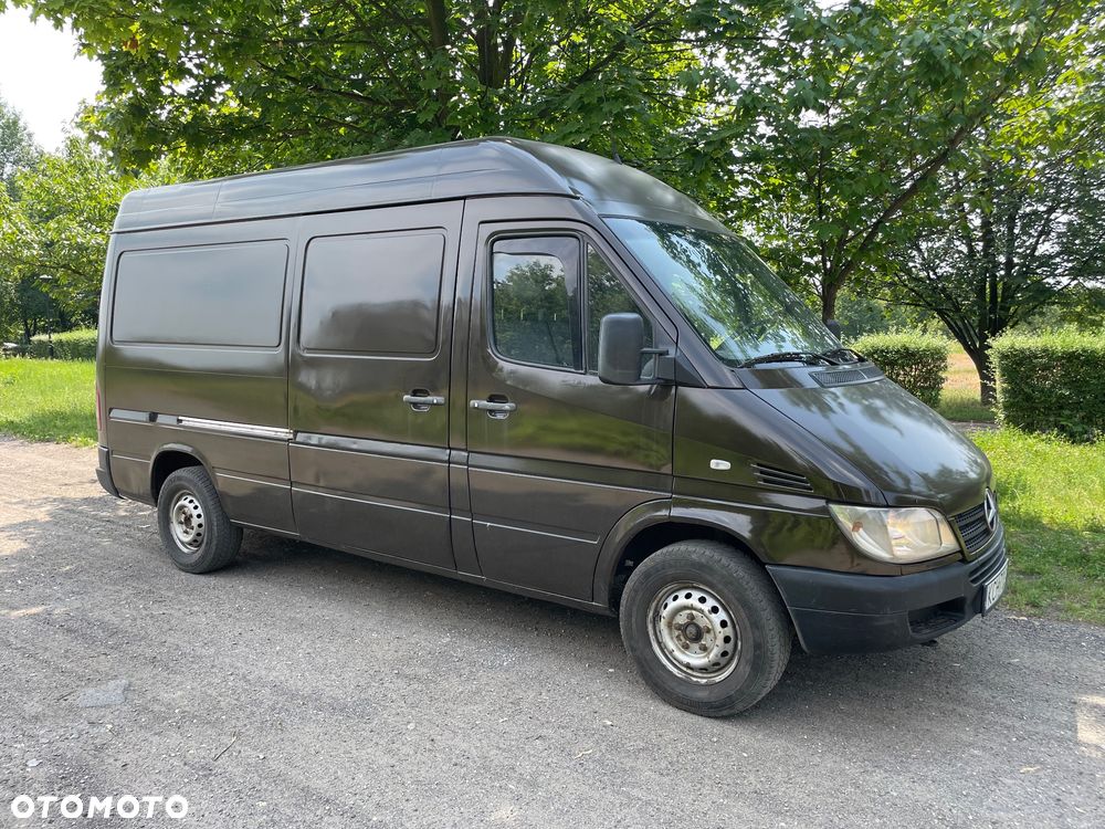 Mercedes-Benz Sprinter - 1