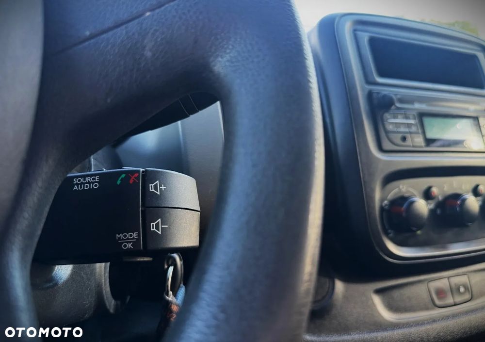Renault Trafic - 21