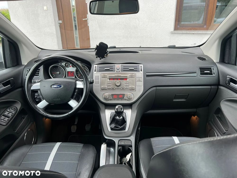 Ford Kuga - 9