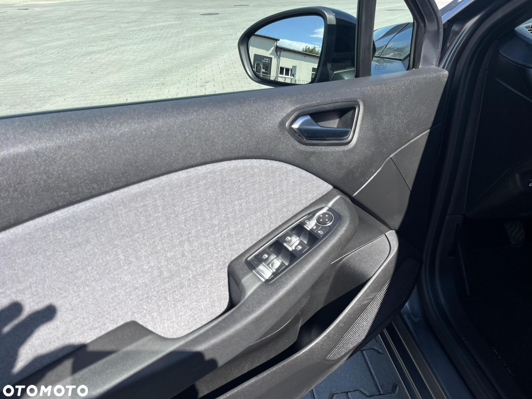 Renault Clio 1.0 TCe Techno - 10