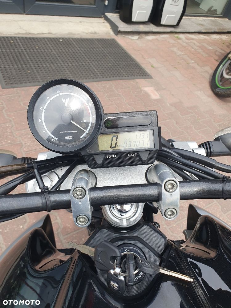Yamaha MT - 12