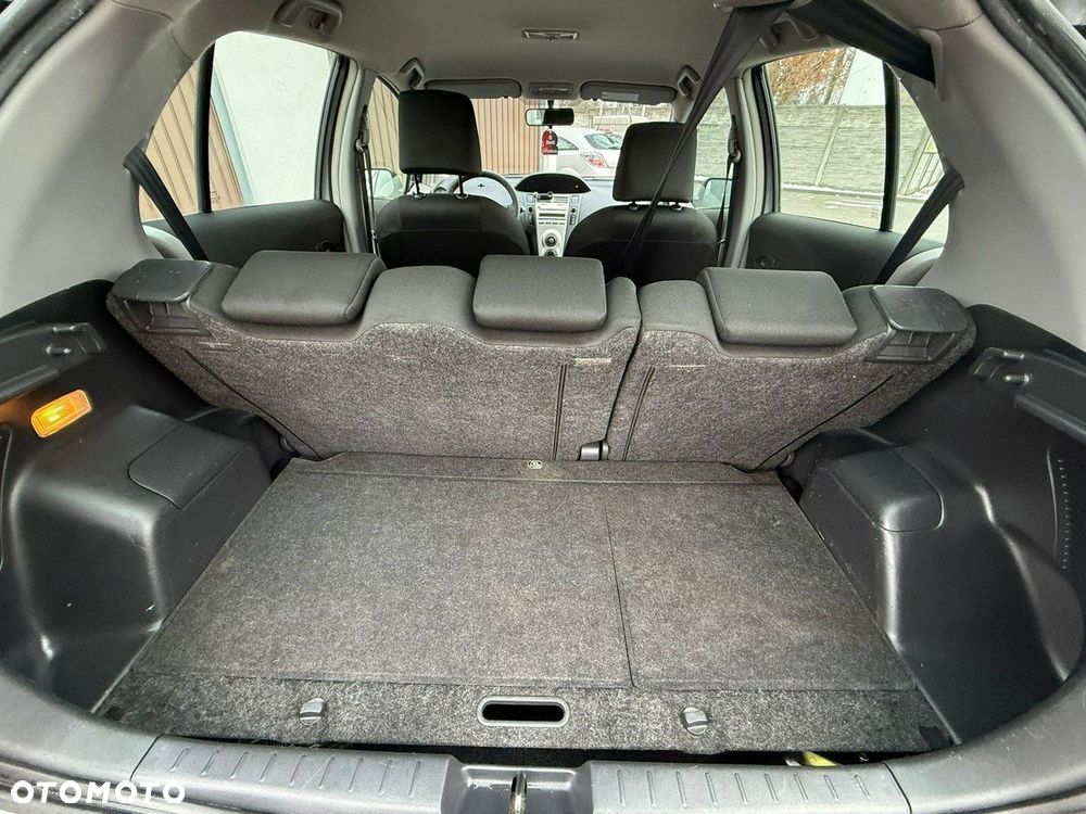 Toyota Yaris - 26