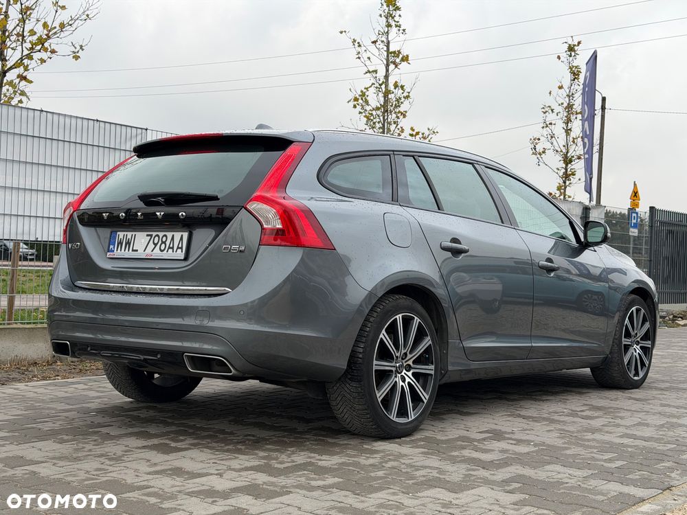 Volvo V60 D5 AWD Momentum - 7