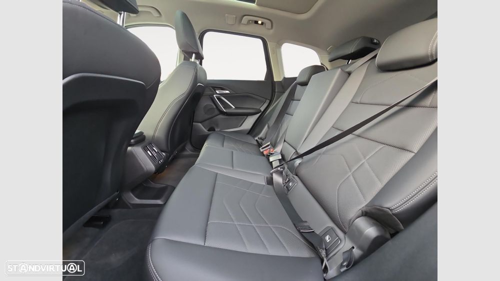 BMW ix1 eDrive20 xLine - 14