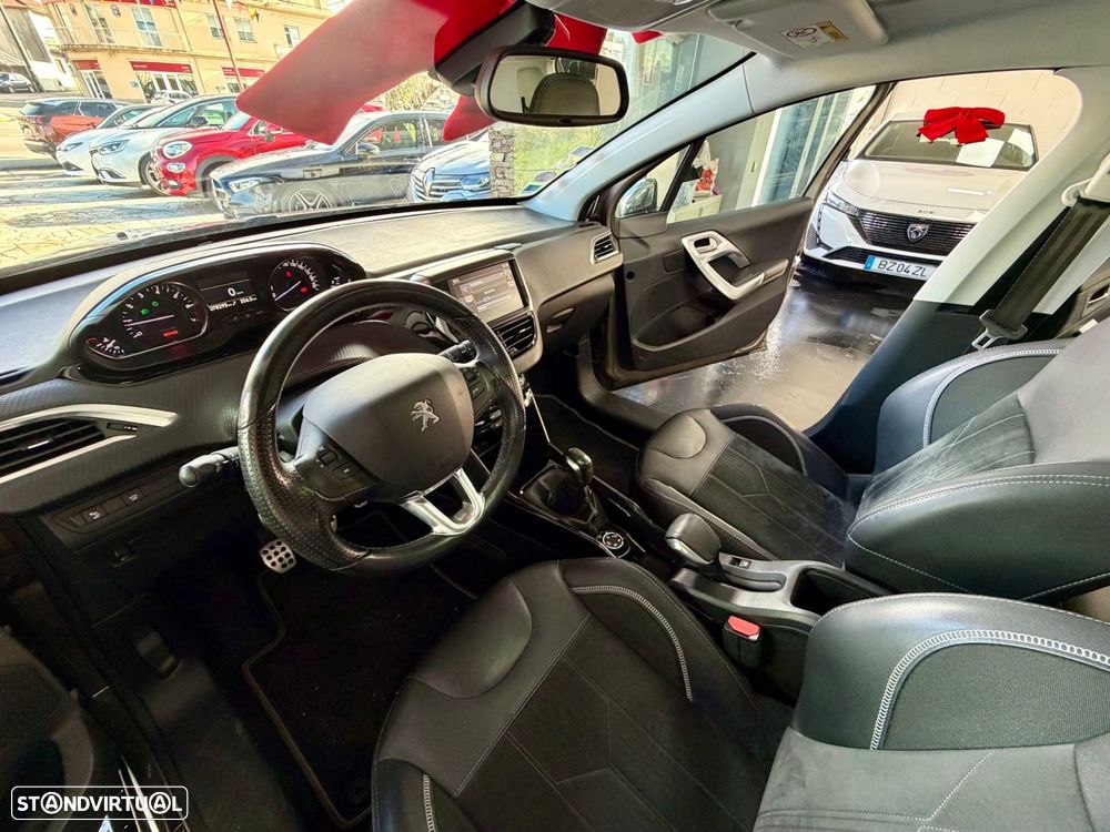 Peugeot 2008 1.2 PureTech Crossway - 16