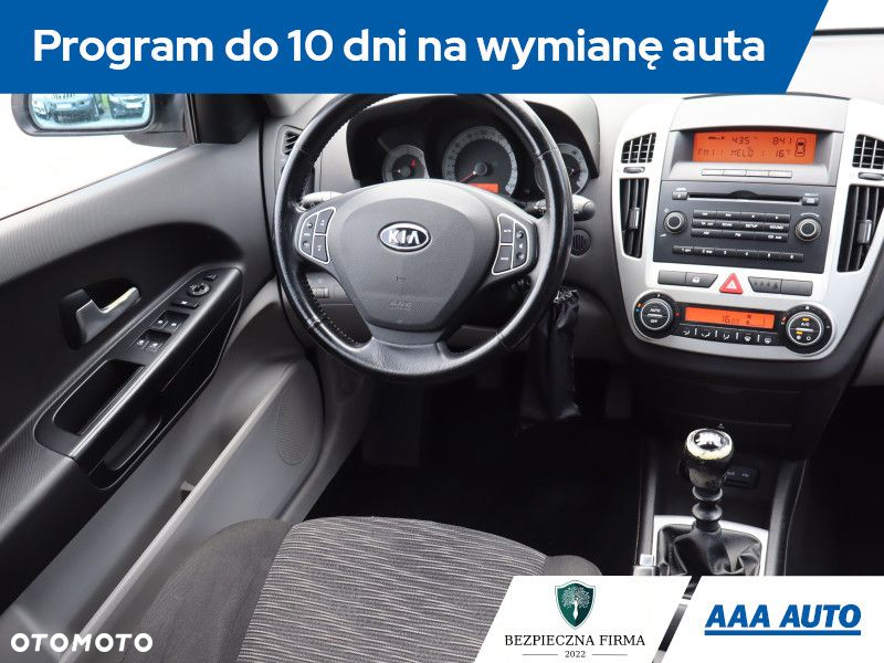 Kia Ceed - 8