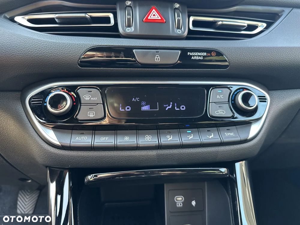 Hyundai i30 1.5 T-GDI 48V Smart - 24
