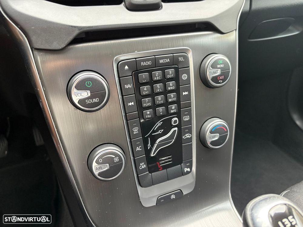 Volvo V40 2.0 D2 Momentum Eco - 34
