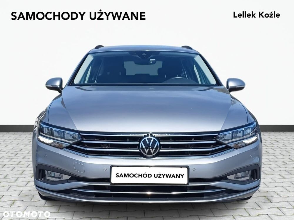 Volkswagen Passat - 4