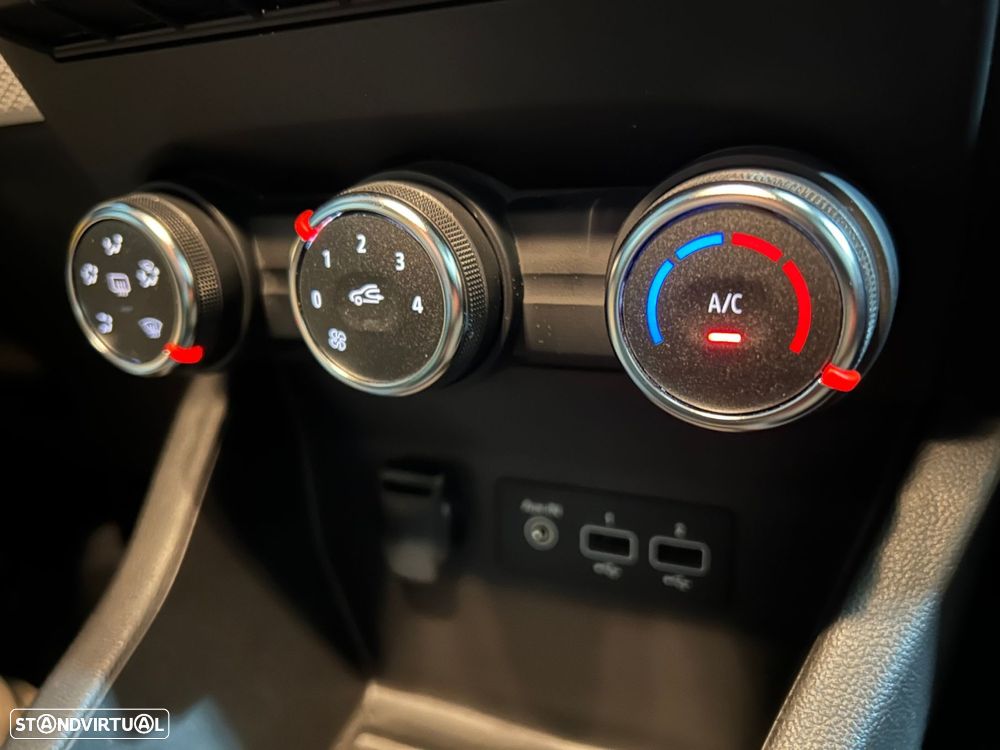 Renault Clio 1.0 TCe Limited Bi-Fuel - 26