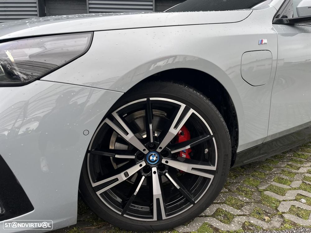 BMW 530 e Pack Desportivo M Pro - 28