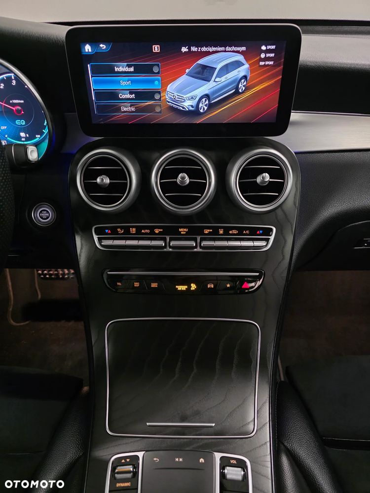 Mercedes-Benz GLC 300 de 4Matic 9G-TRONIC AMG Line Plus - 12