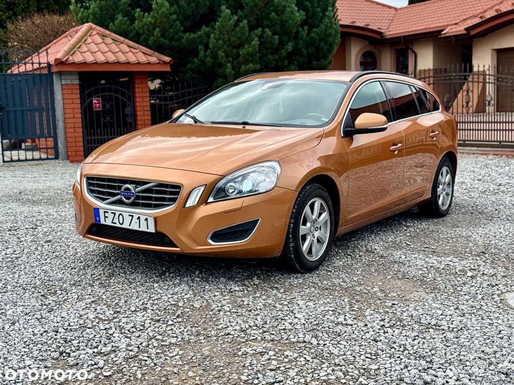 Volvo V60 D3 Geartronic Summum - 4