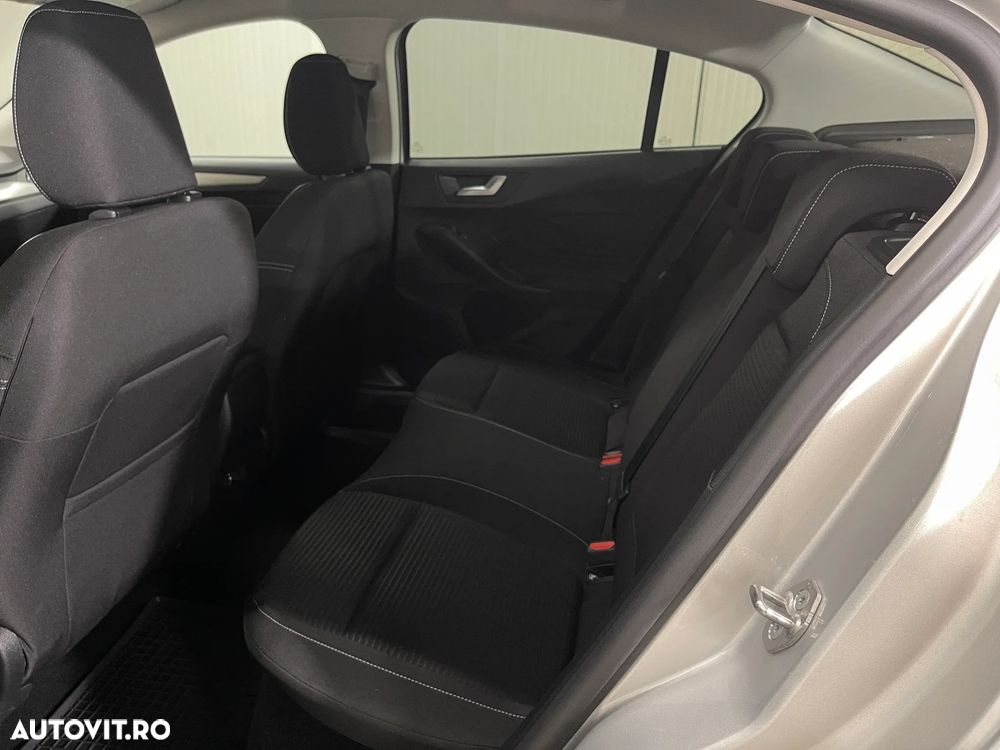 Ford Focus 1.0 EcoBoost Titanium - 12
