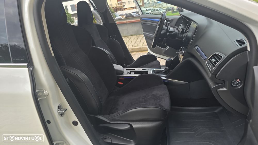 Renault Mégane 1.6 dCi GT EDC - 25